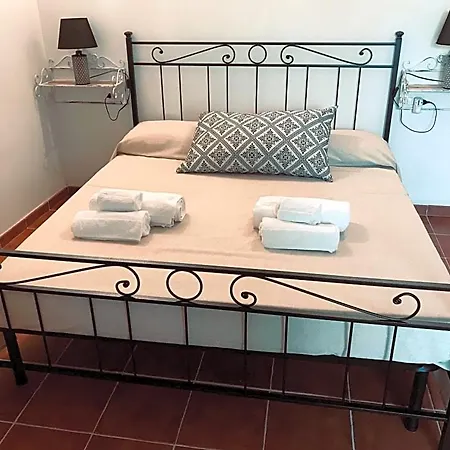 Bed & Breakfast S' Orgiola Girasole
